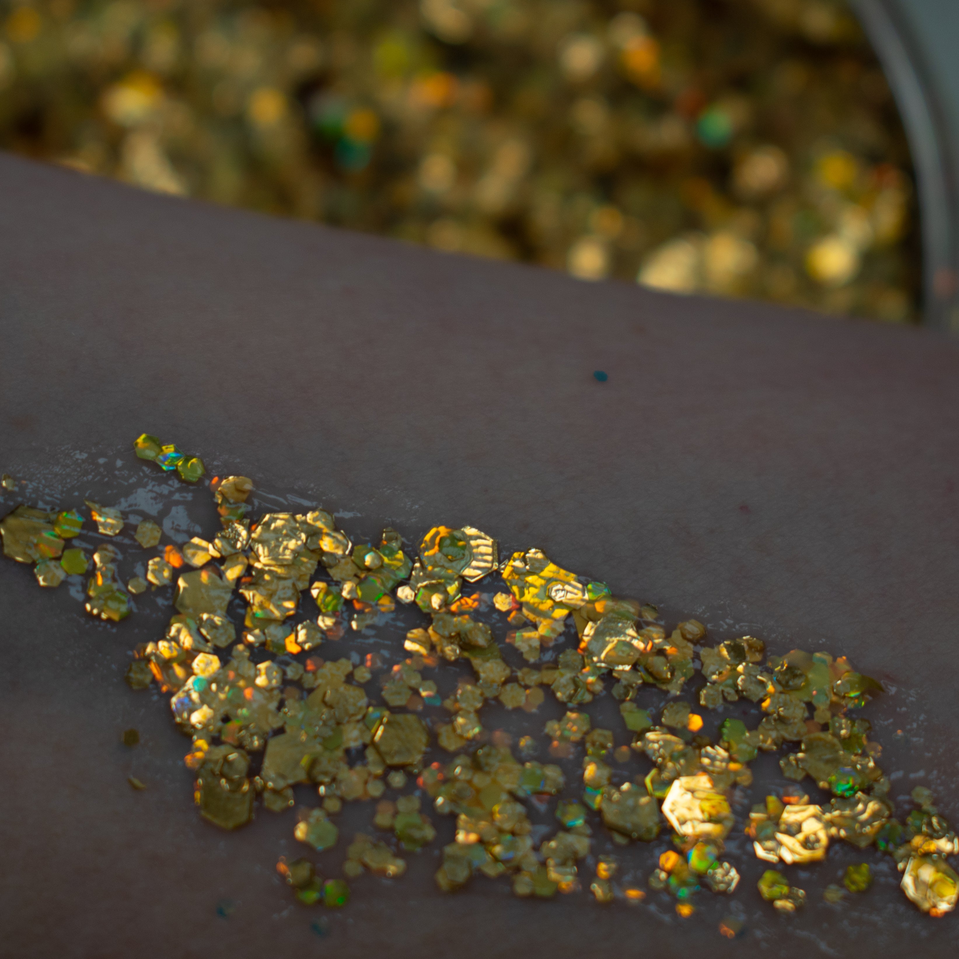 Gold Mirror Mirror Glitter Swatch